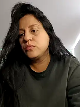 whitegirl0122 online show from 18, 2, 2025