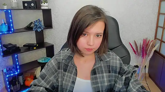 Lina Brownie online show from 25, 1, 2025