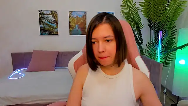 Lina Brownie online show from 4, 2, 2025