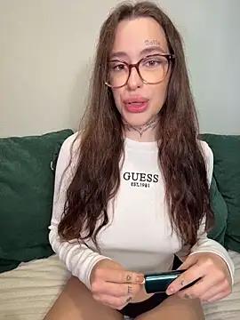 fuckdoll 18 online show from 3, 6, 2026
