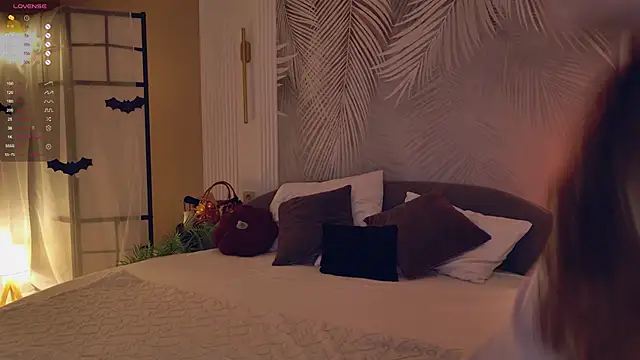 Miley Smile online show from 10, 11, 2025