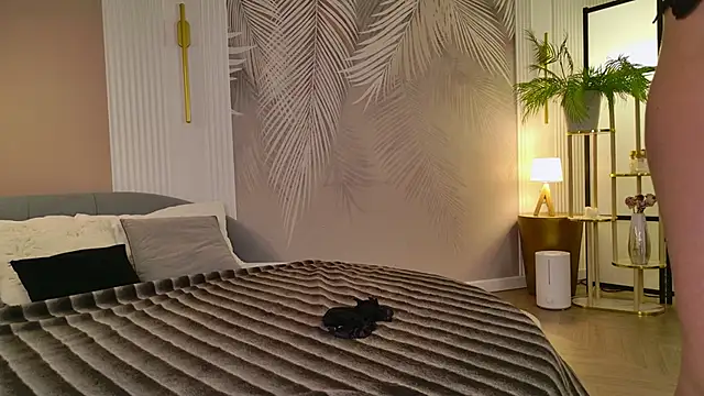 Miley Smile online show from 22, 2, 2026