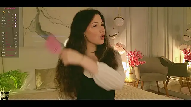 Miley Smile online show from 4, 10, 2025