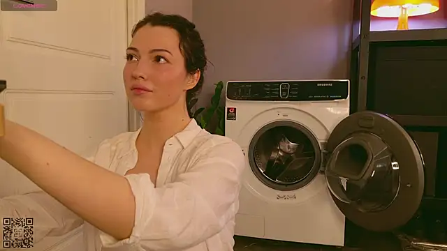 Miley Smile online show from 28, 9, 2025