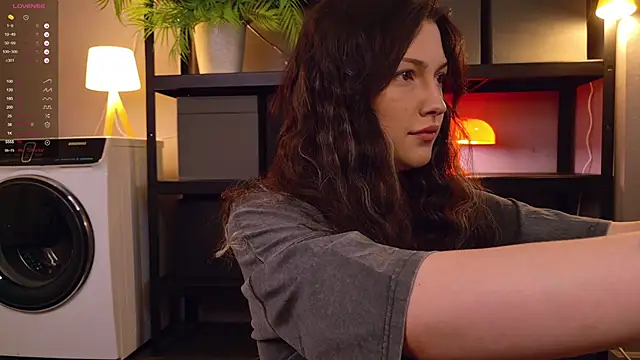 Miley Smile online show from 5, 11, 2025