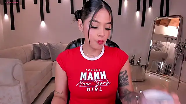 AlyssaDean online show from 10, 10, 2025