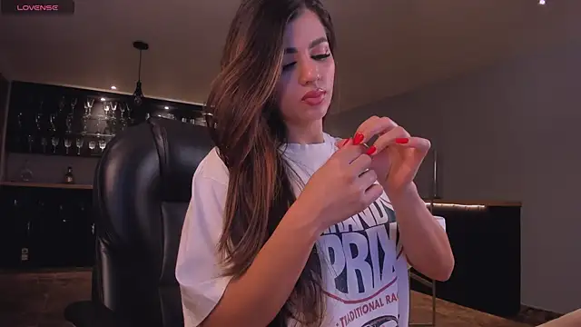 RoxanneHill  online show from 13, 9, 2025