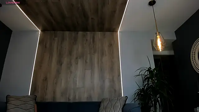 Snapshot of RoxanneHill_ chatting on 29, 6, 2026 RoxanneHill online show from 29, 6, 2026
