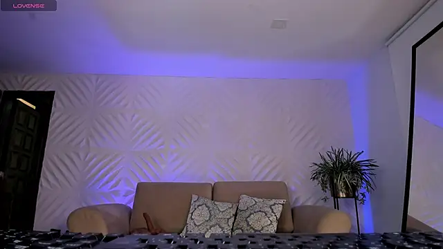 RoxanneHill  online show from 19, 2, 2026