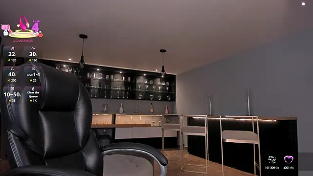 RoxanneHill  online show from 11, 9, 2025