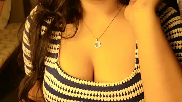 Snapshot of Spice-Summi chatting on 20, 7, 2026 Spice-Summi online show from 20, 7, 2026