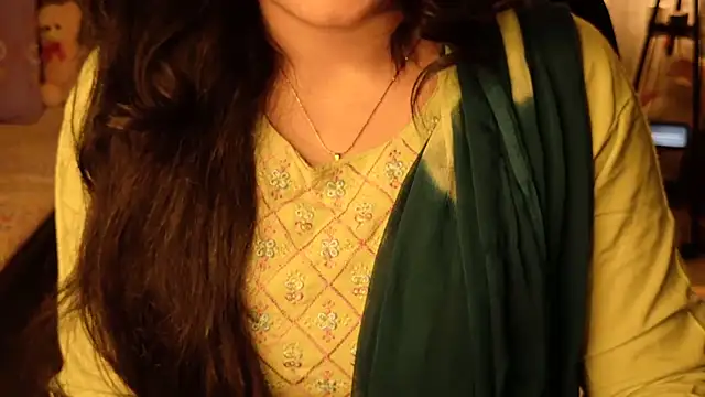 Snapshot of Spice-Summi chatting on 3, 8, 2026 Spice-Summi online show from 3, 8, 2026