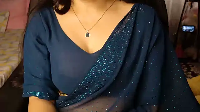 Snapshot of Spice-Summi chatting on 10, 7, 2026 Spice-Summi online show from 10, 7, 2026