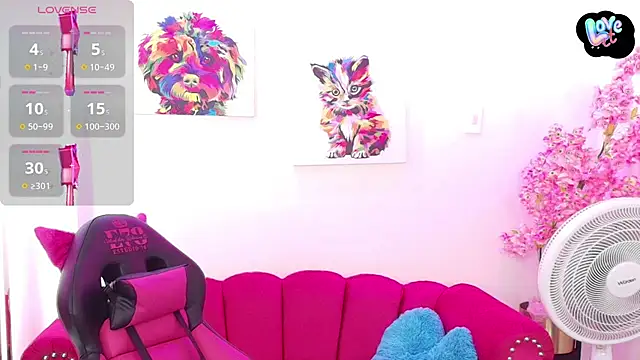 Snapshot of Miss_dolly_ chatting on 6, 11, 2025 Miss dolly online show from 6, 11, 2025