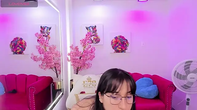 Snapshot of Miss_dolly_ chatting on 5, 3, 2025 Miss dolly online show from 5, 3, 2025