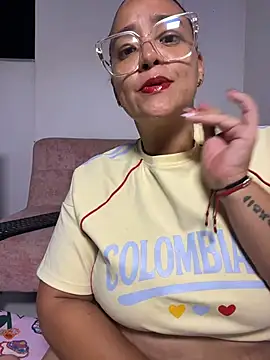 Snapshot of keirabbw chatting on 3, 7, 2026 keirabbw online show from 3, 7, 2026
