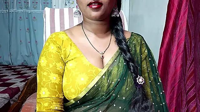 Snapshot of samyukthapuretelugu chatting on 21, 12, 2025 samyukthapuretelugu online show from 21, 12, 2025