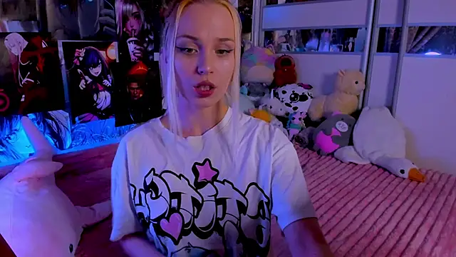 Snapshot of Cute__Pony chatting on 18, 10, 2025 Cute Pony online show from 18, 10, 2025