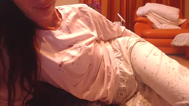 Snapshot of LovelyAndraGirl chatting on 23, 10, 2025 LovelyAndraGirl online show from 23, 10, 2025