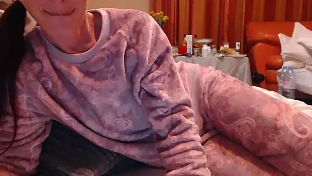 Snapshot of LovelyAndraGirl chatting on 27, 9, 2025 LovelyAndraGirl online show from 27, 9, 2025