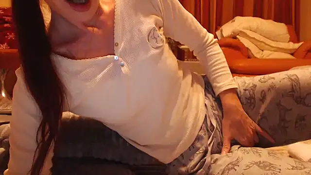 Snapshot of LovelyAndraGirl chatting on 18, 11, 2025 LovelyAndraGirl online show from 18, 11, 2025