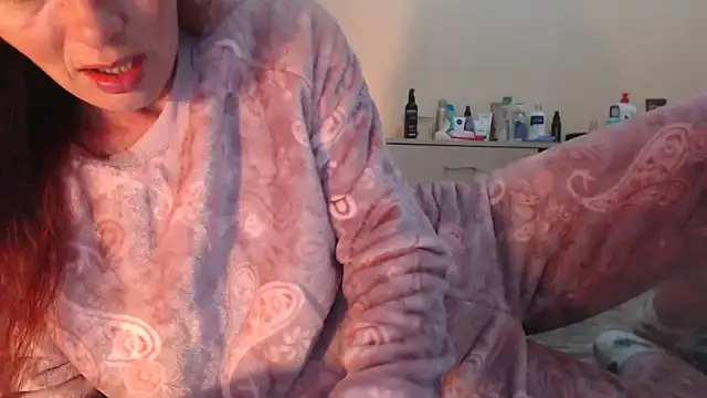 Snapshot of LovelyAndraGirl chatting on 19, 9, 2025 LovelyAndraGirl online show from 19, 9, 2025