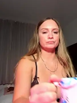 Sophie Raegan online show from 11, 1, 2026