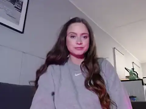 Sophie Raegan online show from 10, 3, 2025