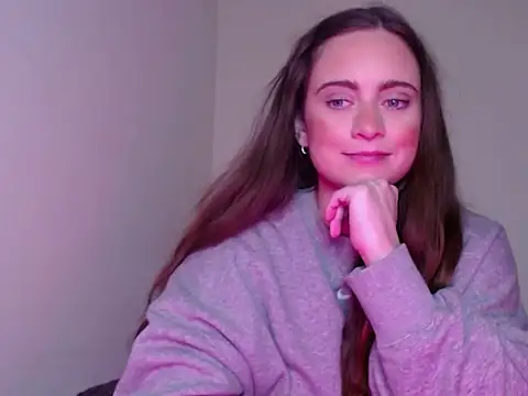 Sophie Raegan online show from 4, 1, 2025