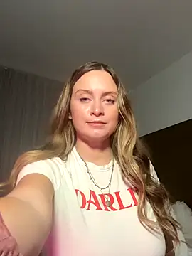 Sophie Raegan online show from 7, 1, 2026