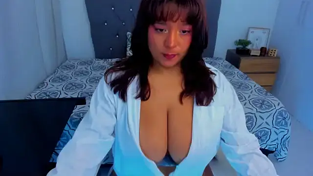 Snapshot of sofialove__ chatting on 10, 7, 2026 sofialove online show from 10, 7, 2026
