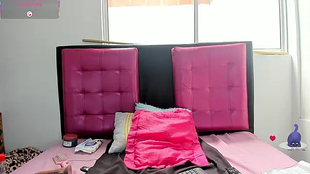 Snapshot of AlanaLars chatting on 2, 2, 2026 AlanaLars online show from 2, 2, 2026