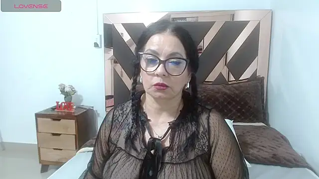 lindaesmeralda online show from 15, 4, 2026