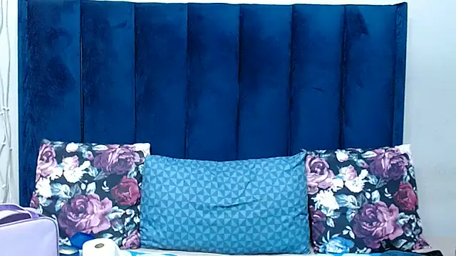 HotSmallTits online show from 19, 6, 2026