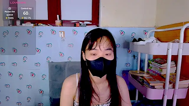   Saphia   online show from 5, 3, 2025