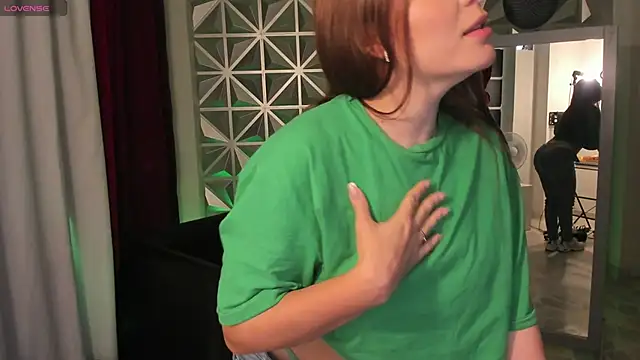 yourmagic venus online show from 24, 2, 2025