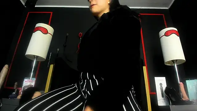 CharlotteScotte online show from 15, 10, 2025