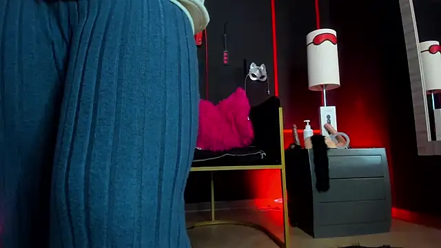 CharlotteScotte online show from 4, 11, 2025