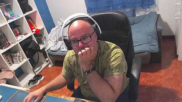 Snapshot of ravingr4d4 chatting on 20, 5, 2026 ravingr4d4 online show from 20, 5, 2026