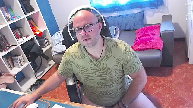 Snapshot of ravingr4d4 chatting on 21, 5, 2026 ravingr4d4 online show from 21, 5, 2026