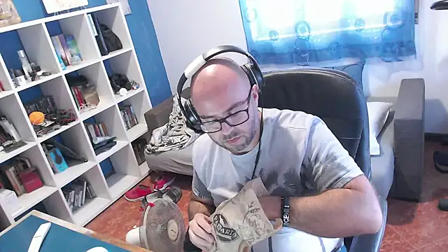 ravingr4d4 online show from 16, 10, 2025