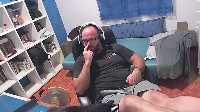 ravingr4d4 online show from 15, 7, 2026