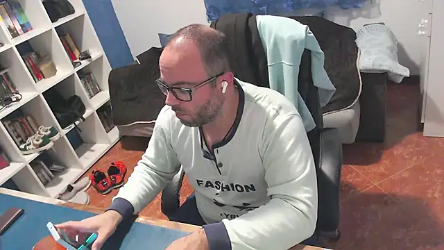 ravingr4d4 online show from 12, 11, 2025