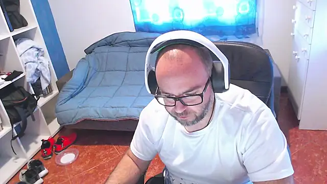 Snapshot of ravingr4d4 chatting on 14, 5, 2026 ravingr4d4 online show from 14, 5, 2026