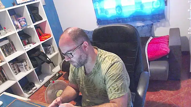 ravingr4d4 online show from 30, 6, 2026