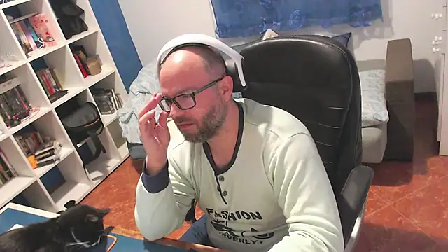 ravingr4d4 online show from 14, 3, 2026