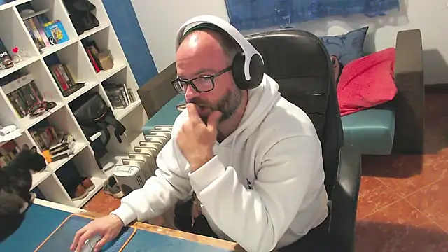 ravingr4d4 online show from 28, 3, 2026