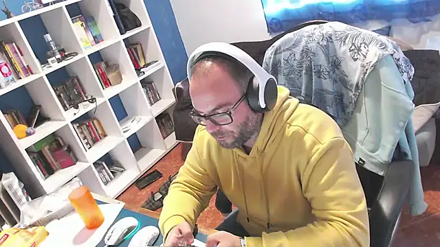 ravingr4d4 online show from 18, 11, 2025