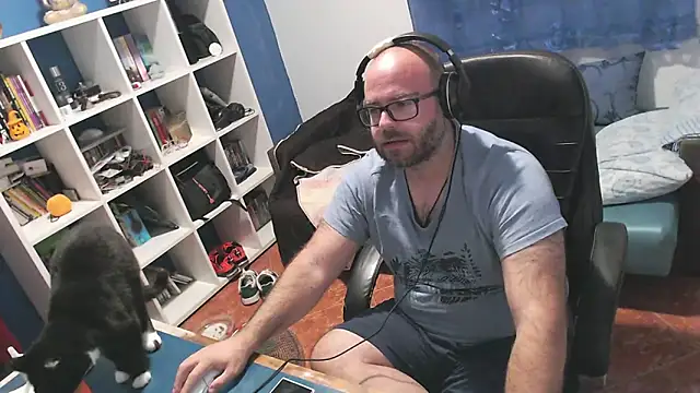 ravingr4d4 online show from 27, 10, 2025