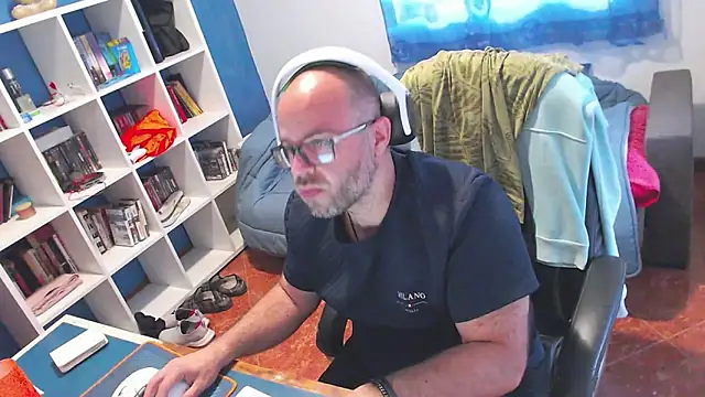 Snapshot of ravingr4d4 chatting on 6, 5, 2026 ravingr4d4 online show from 6, 5, 2026